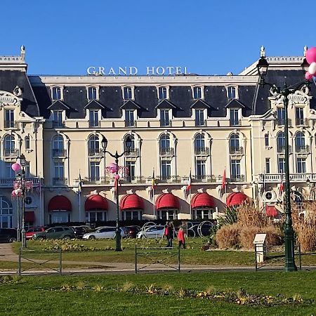 Un Nid D ' Amour Cabourg Exteriör bild