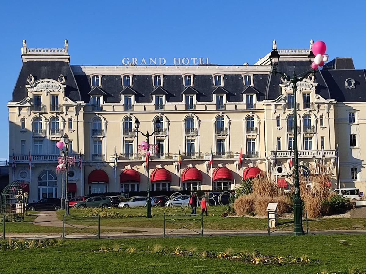 Un Nid D ' Amour Cabourg Exteriör bild