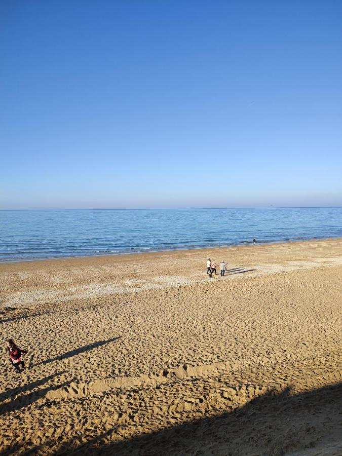 Un Nid D ' Amour Cabourg Exteriör bild